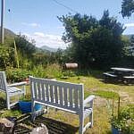 Pentre Bach Bunkhouse, Waunfawr - outdoor seating and bbq